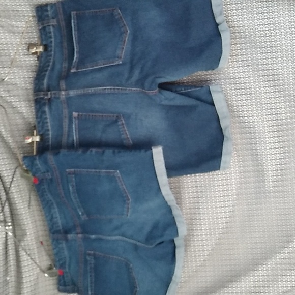 2 pr Time and tru size 16 women's jean shorts. - Picture 2 of 11